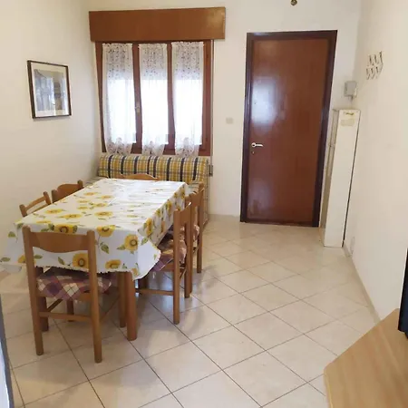 In 25004 Rosolina Mare