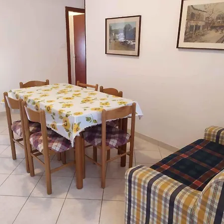 Appartement In 25004 *